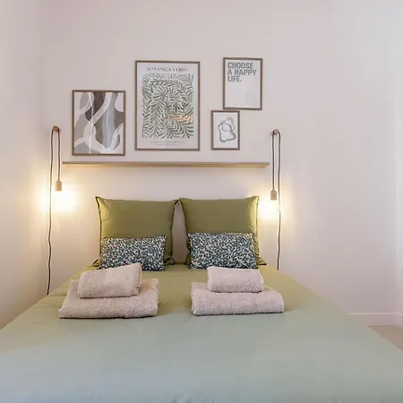 8 Rue Du Marche Forville By Halldis *