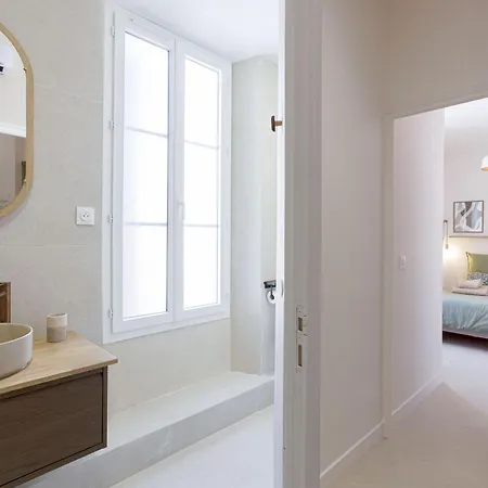 Apartment 8 Rue Du Marche Forville By Halldis Cannes