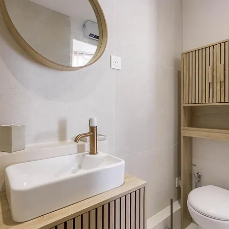 8 Rue Du Marché Forville By Halldis