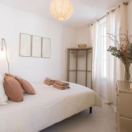 8 Rue Du Marche Forville By Halldis Apartment *