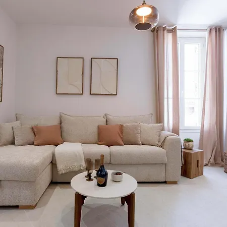 8 Rue Du Marché Forville By Halldis *