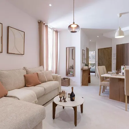 8 Rue Du Marche Forville By Halldis Apartment