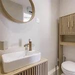 8 Rue Du Marche Forville By Halldis